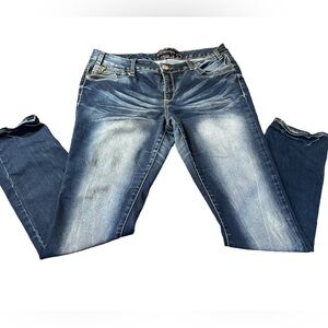 Twentyone Black by Rue 21 distressed jeans Size curvy‎ 13/14 regular skinny